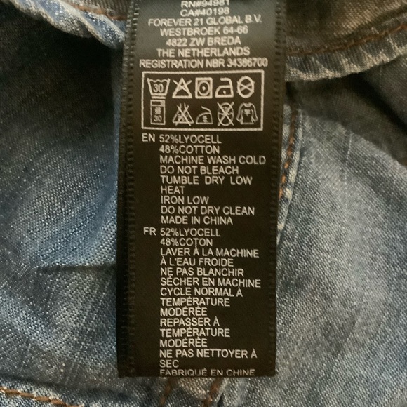 LIFE IN PROGRESS BLUE DENIM BUTTON-UP LONG SLEEVE SHIRT WITH GOLD ACCENTS/Size S - Picture 10 of 10